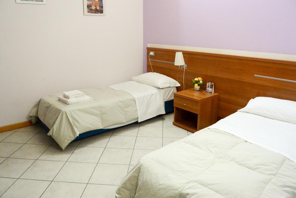 Albergo Meuble Abatjour Mântua Exterior foto