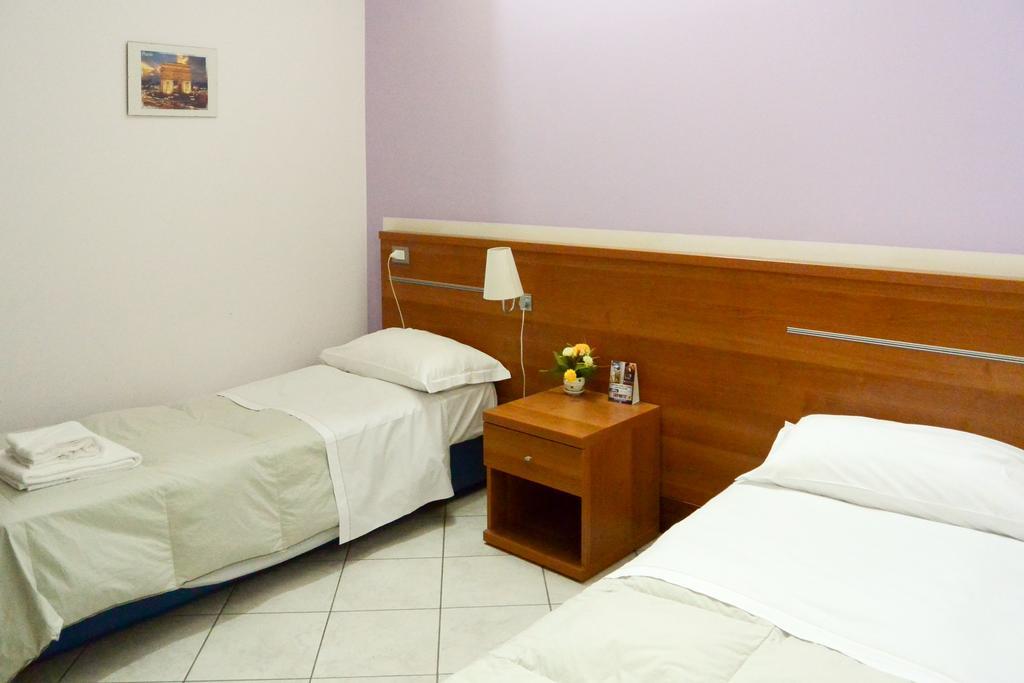 Albergo Meuble Abatjour Mântua Exterior foto