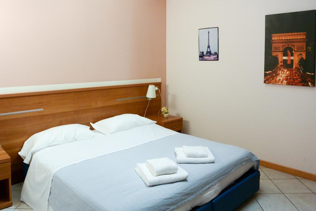 Albergo Meuble Abatjour Mântua Exterior foto